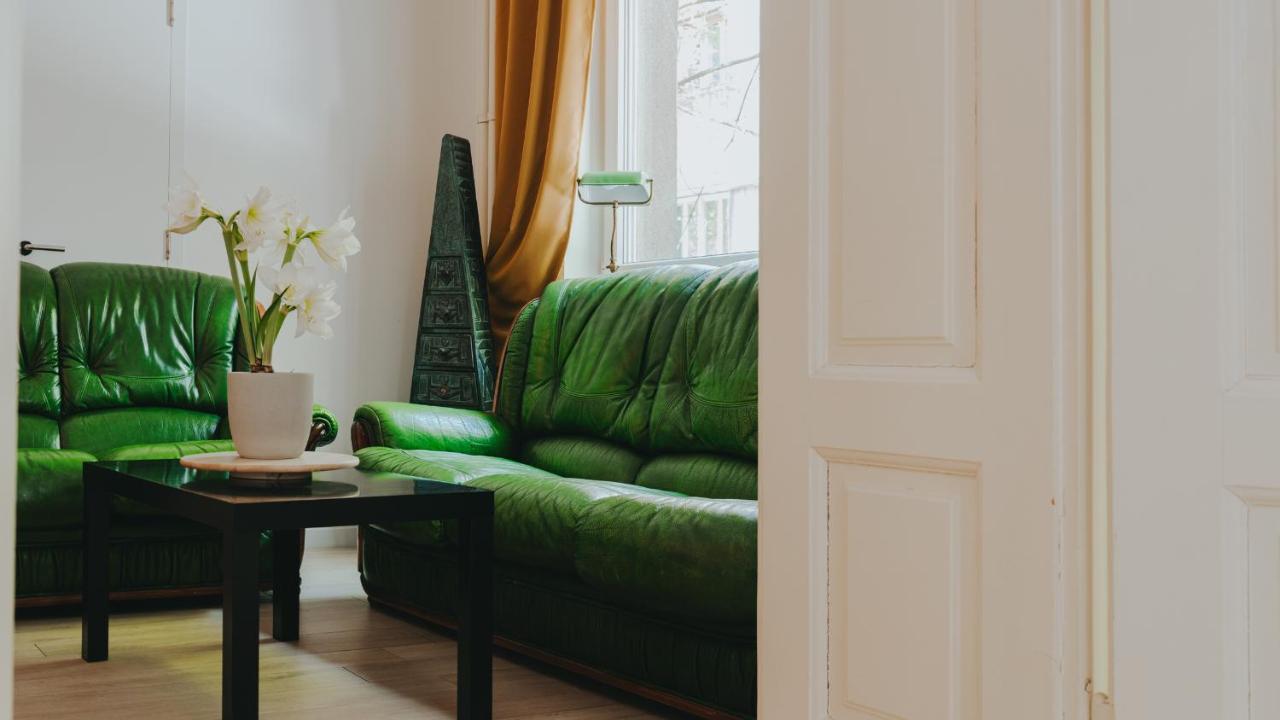 Salon Apartment In Dorcol Historical เบลเกรด ภายนอก รูปภาพ